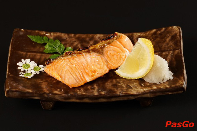 Tất cả nguyên liệu từ các loại cá và nhiều loại thịt hảo hạng sẽ tạo nên hương vị thuần khiết tươi ngon, tan chảy ngay trên đầu lưỡi