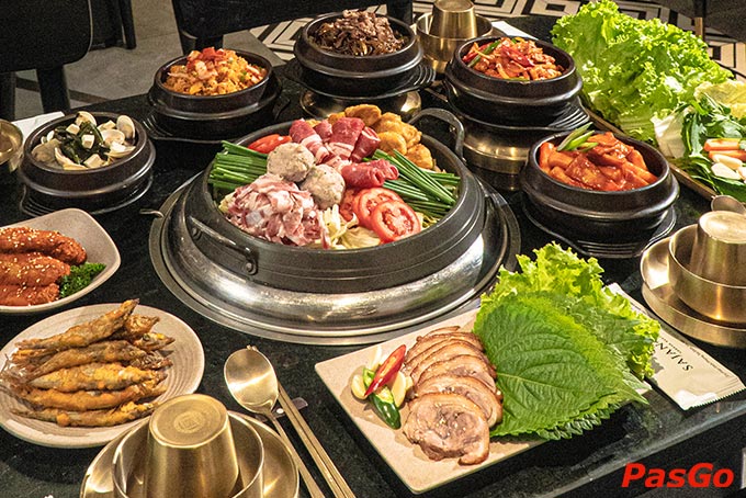 Xèo xèo khay thịt nướng nào là Thăn lõi vai bò, Dẻ sườn bò Angus hay Sườn heo rút xương chuẩn chất lượng quốc tế cũng đang đợi bạn đến thưởng thức