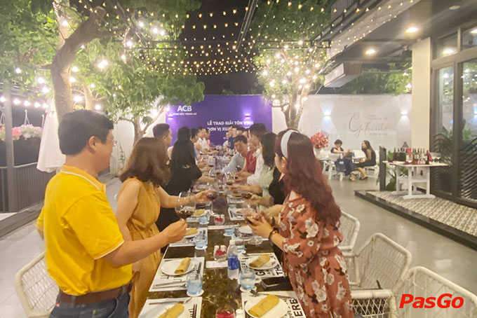 Salmon House Restaurant & Coffee Lê Quang Hòa 16