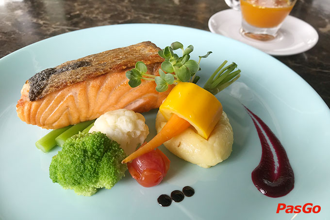 Salmon House Restaurant & Coffee - Lê Quang Hòa-2