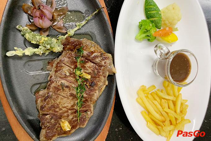 Salmon House Restaurant & Coffee Lê Quang Hòa 7