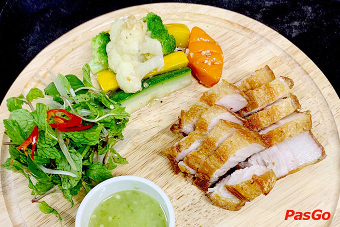 Salmon House Restaurant & Coffee Lê Quang Hòa 8