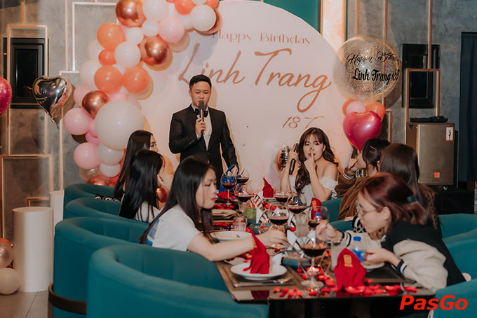 Trong một không gian đậm chất nghệ thuật, hãy để Seron tôn thêm một chút vẻ đẹp lộng lẫy cho bữa tiệc của bạn nhé