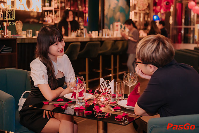 Trong một không gian đậm chất nghệ thuật, hãy để Seron tôn thêm một chút vẻ đẹp lộng lẫy cho bữa tiệc của bạn nhé