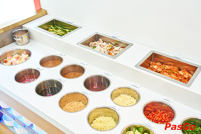 Lẩu ngon chắc chắn phải có nước chấm đỉnh cao, Shang Chi Taiwanese Rotary Hotpot Trung Hòa có quầy Buffet nước chấm đa vị cho thực khách thoải mái lựa chọn