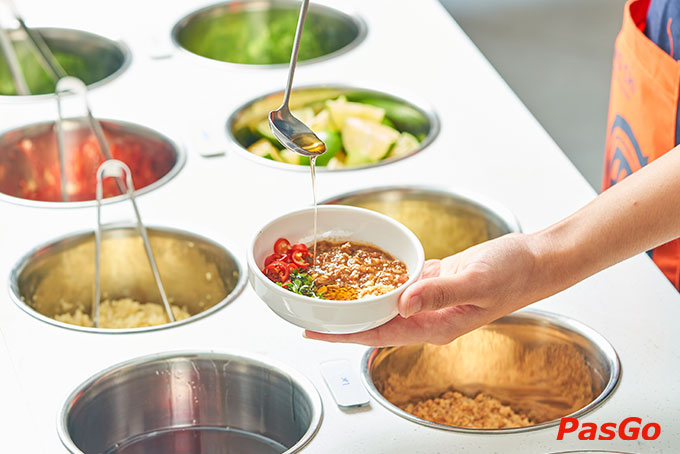 Lẩu ngon chắc chắn phải có nước chấm đỉnh cao, Shang Chi Taiwanese Rotary Hotpot Trung Hòa có quầy Buffet nước chấm đa vị cho thực khách thoải mái lựa chọn