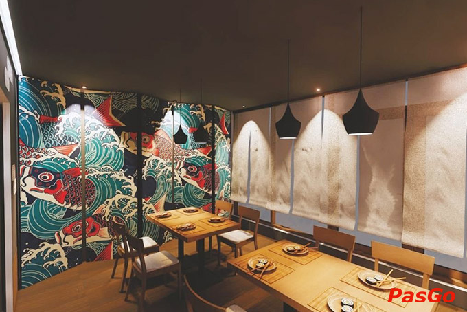 Các chi tiết bài trí của Shiba Sushi có sự gắn bó mang ý nghĩa biểu trưng với không gian bố cục hài hòa mang lại cảm giác thật ấm cúng