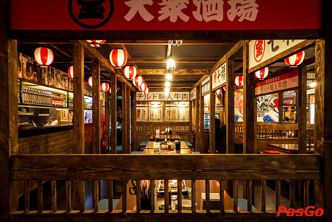 Không gian tại Shogun Phạm Ngọc Thạch được thiết kế đậm chất văn hoá Izakaya, mang tới trải nghiệm tiệc nhậu chuẩn xứ Phù Tang