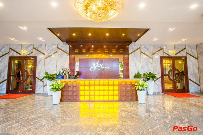 Nhà hàng Sky Hoàng Văn Thụ 12
