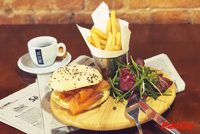 Nhà hàng Steak Deli  5