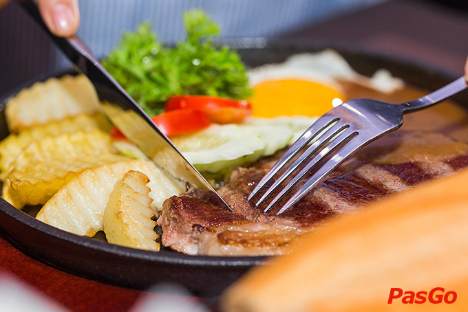 Nhà hàng Steak Way Discovery Complex Cầu Giấy 6