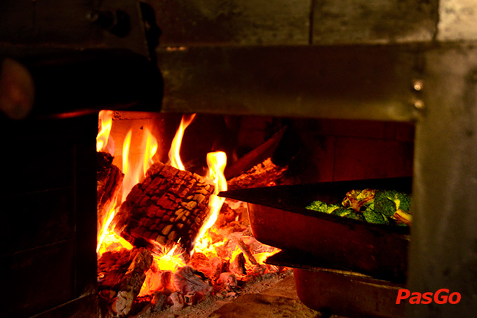 Stoker Woodfired Gill & Bar Mạc Thị Bưởi 25