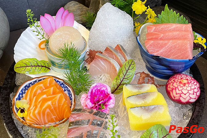 Các món ăn tại Sushi House Vạn Phúc luôn tươi ngon với những lát cắt đẹp mắt 