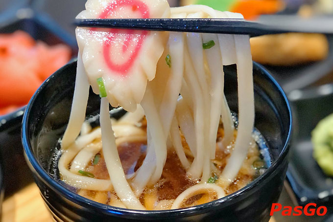 Nguồn nguyên liệu tươi ngon được nhập từ các nhà cung cấp uy tín mang đến chất lượng món ăn ấn tượng