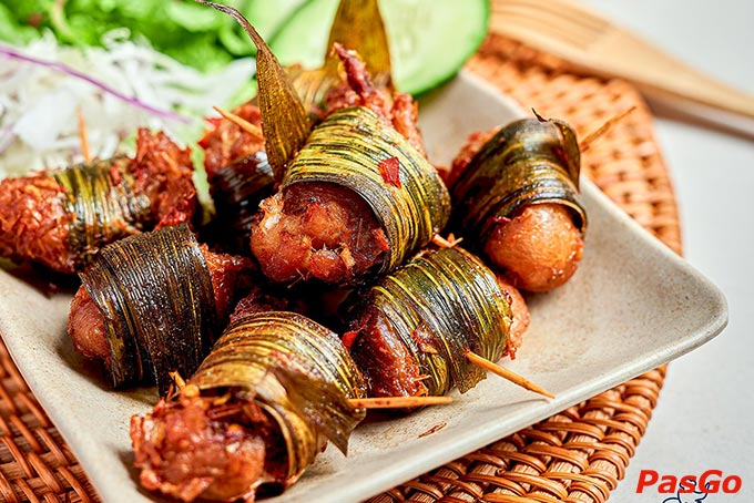 Đủ các món ăn súp tom yum hải sản, pad thai hải sản, gỏi đu đủ đặc biệt Somtam Lover,… ở Thai Market mang đến một trải nghiệm khó quên