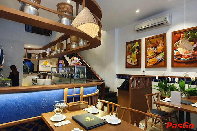 Tạm gác lại bộn bề, cùng nhau tận hưởng những phút giây hạnh phúc bên mâm đồ Thái thơm ngon nịnh mắt và không gian ấm cúng tại Thai Market Cao Thắng bạn nha