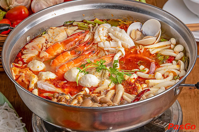 Sự hoà trộn giữa các nguyên liệu tươi ngon, phong phú chắc chắn sẽ khiến thực khách thích mê sau lần thưởng thức đầu tiên