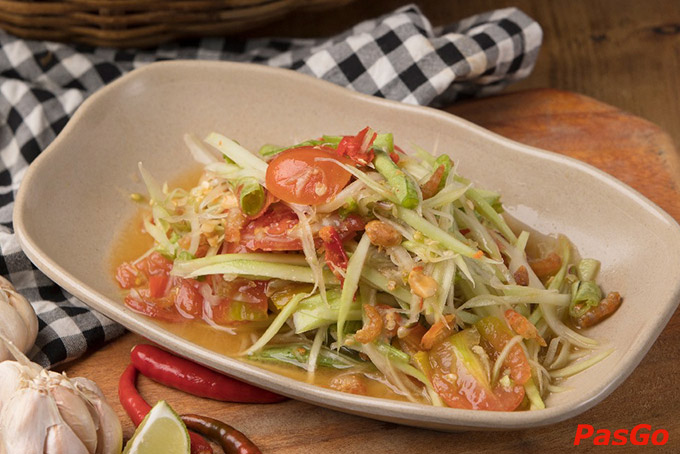 Đủ các món ăn súp tom yum hải sản, pad thai hải sản, gỏi đu đủ đặc biệt Somtam Lover,… ở Thai Market mang đến một trải nghiệm khó quên