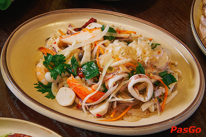 Dù là món ăn chơi hay món ăn chính đều rất ấn tượng của ẩm thực Thái