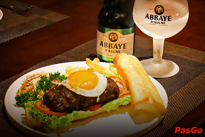 Việc thưởng thức một món ăn ngon đi kèm một thức uống đi cùng hợp khẩu vị mới có thể làm tăng hương vị món ăn nâng lên một tầm mới