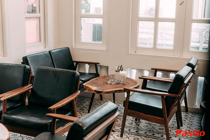 Nhà hàng The Anchor (Restaurant & Bierhaus tọa lạc tại số 63A Trần Quốc Thảo, Phường Võ Thị Sáu, Quận 3, sang trọng, hiện đại nhưng không kém phần ấm cúng