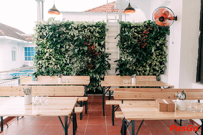 Tại nhà hàng The Anchor Trần Quốc Thảo bạn có thể yên tâm và thoải mái mời bạn bè thưởng thức tiệc Âu ngay tại không gian gia đình để đảm bảo riêng tư mà vẫn sang trọng và ấm cúng.