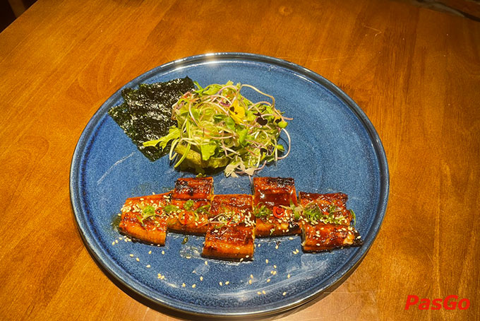 Có hơn 100 món ăn đa dạng chắc chắn sẽ thỏa mãn được mỹ vị của các thực khách khó tính nhất