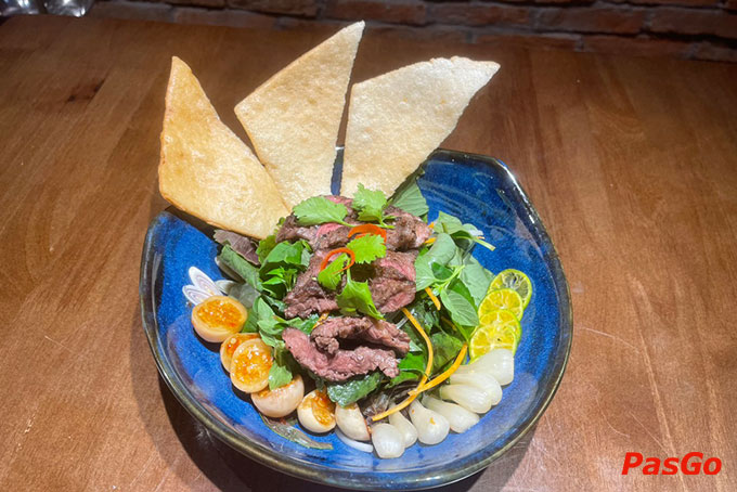 Đồ ăn không quá ít cũng không quá nhiều, khẩu phần của từng món sẽ phù hợp với số lượng người khác nhau. Món thì phù hợp 1 đến 2 người, món thì tận 3 đến 4 người ăn mới hết