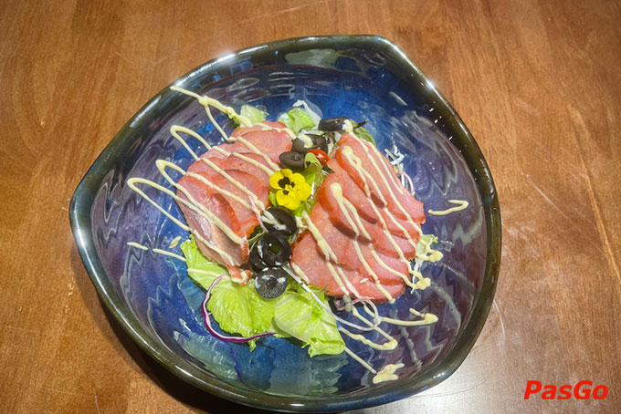 Thức ăn được chế biến cầu kỳ và trang trí sang trọng rất phù hợp cho khách hàng yêu thích checkin