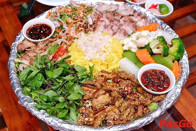 Mẹt lợn rừng được chế biến từ nguyên liệu lợn rừng thơm ngon chắc thịt