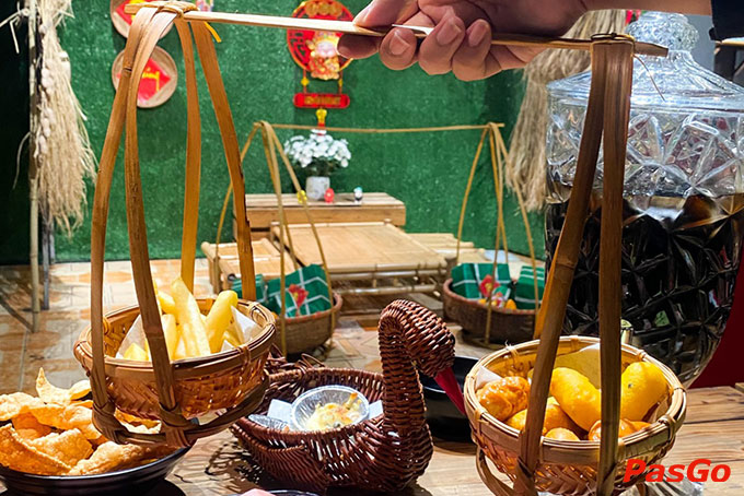 Bên cạnh lẩu và đồ nhúng, Thủy Lẩu còn mang đến rất nhiều món ăn kèm khoái khẩu