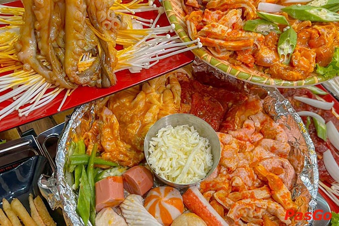 Mở đầu bữa tiệc tại Tlove, thực khách nhất định không nên bỏ qua các món nướng thơm ngon và đặc sắc ở đây