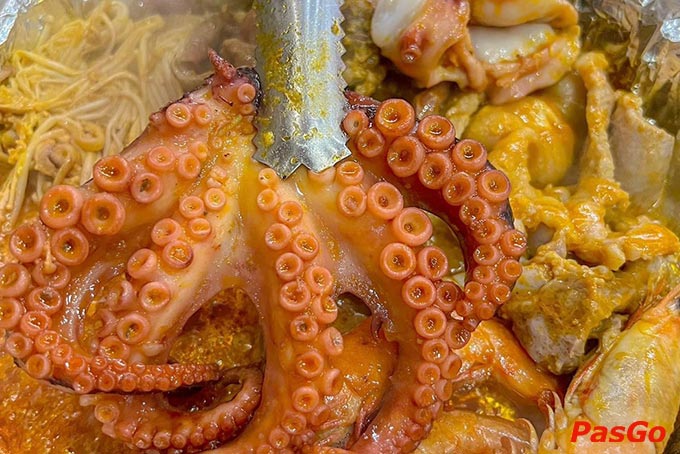 Mở đầu bữa tiệc tại Tlove, thực khách nhất định không nên bỏ qua các món nướng thơm ngon và đặc sắc ở đây