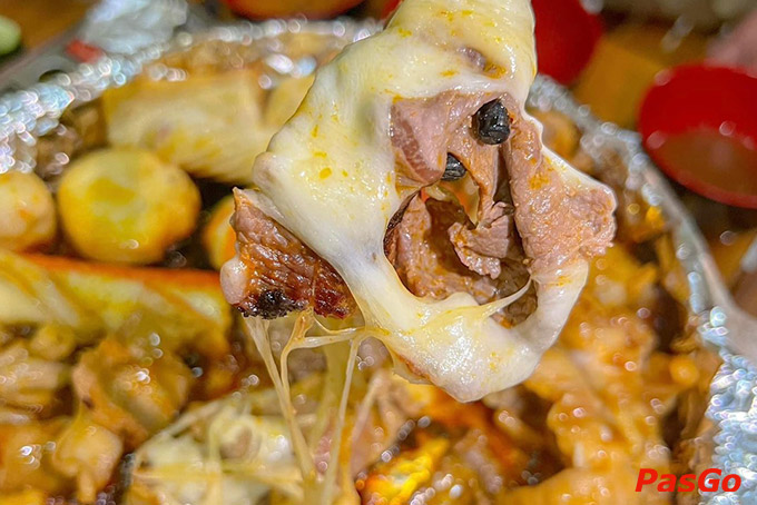 Mở đầu bữa tiệc tại Tlove, thực khách nhất định không nên bỏ qua các món nướng thơm ngon và đặc sắc ở đây