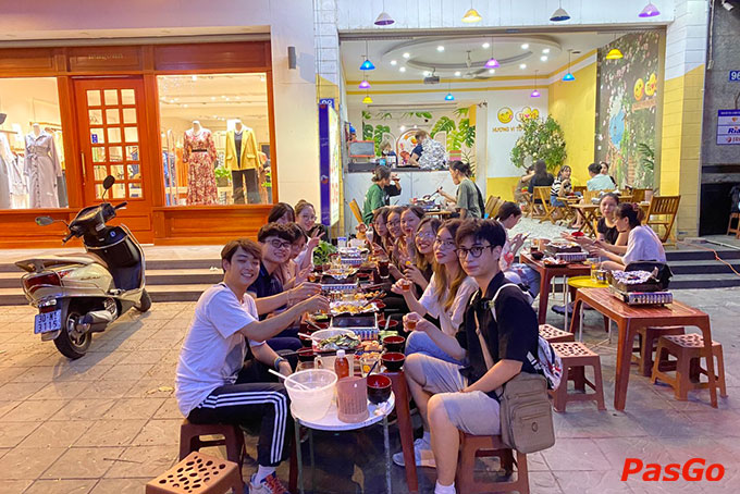 Tlove Nguyễn Khánh Toàn rất lý tưởng cho những bữa tiệc liên hoan, giao lưu, hội ngộ hay cả những bữa ăn sum họp, đầm ấp bên gia đình và bạn bè