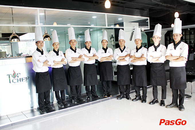 Nhà hàng Top Chef Hoàng Hoa Thám 17