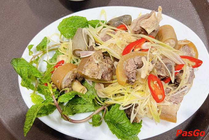 Nguyên liệu được nhà hàng tuyển chọn công phu, khắt khe, chỉ sử dụng nguyên liệu tươi ngon nhất