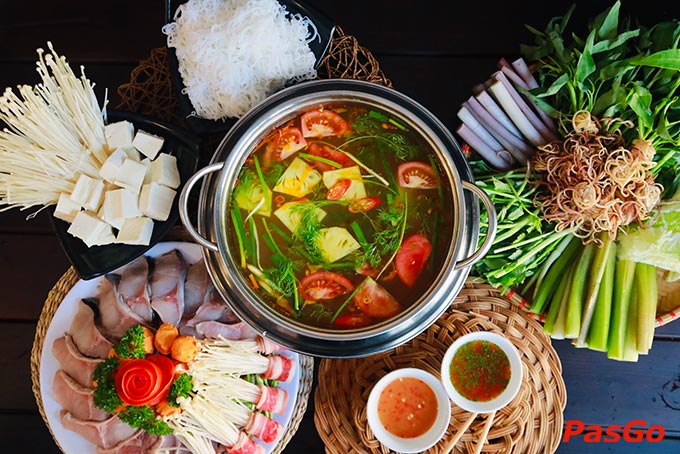 Đến với nhà hàng Vua Cá Trung Hòa , thực khách có cơ hội thưởng thức vô vàn món ăn đặc sắc chế biến từ cá