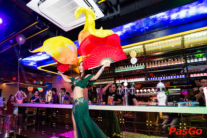 Nhà hàng Vuvuzela Phạm Ngọc Thạch 15