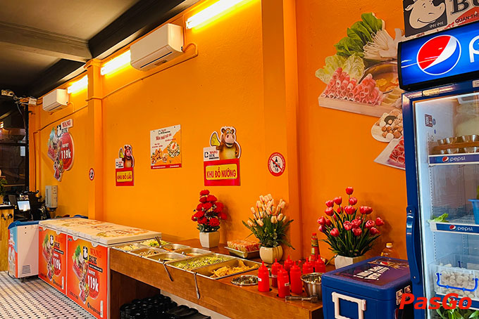 Đặc biệt, nướng bản đá là phương pháp nấu ăn đặc trưng của Wang Buk, giúp giữ nguyên hương vị và dinh dưỡng của các loại thực phẩm.