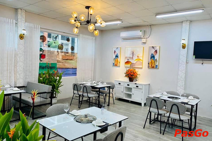 Nhà hàng XieXìe Hotpot Dimum tọa lạc tại số 502-504 Cộng Hòa , P. 13 , Q. Tân Bình