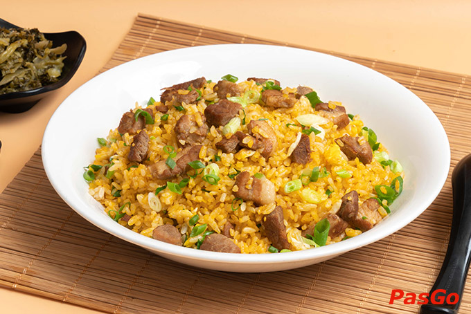 Tận hưởng món ngon chuẩn vị Đài từ mỳ dẻ sườn bổ dưỡng, guabao đẫm nhân đến gà khổng lồ giòn rụm,...