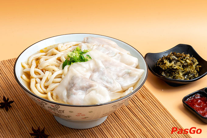 Cùng Yu Tang thưởng thức một ly trà sữa trân châu nghệ nhân mềm ngọt, xì xụp một tô mỳ nóng hổi