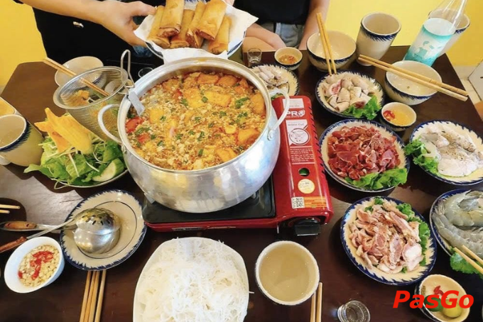 Lẩu riêu cua bắp bò và cơm mẹ nấu tại nhà hàng ngon Cao Bằng - Vị Mế