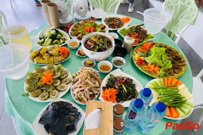 Các món đặc sản trứ danh tại Vua Vịt Trời Huy Linh