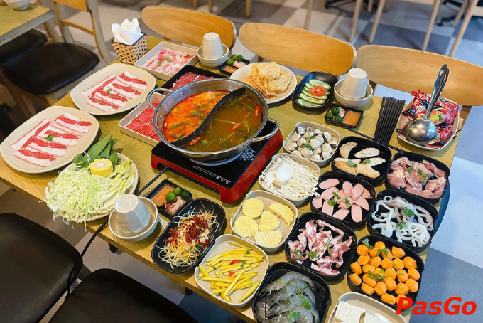 Món lẩu Thái hải sản cay nồng hấp dẫn tại nhà hàng Thai Chiang Lạng Sơn.