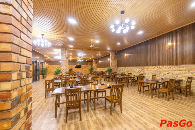 Nhà hàng Vừng Ơi Đà Lạt cho khách đoàn rộng lớn, thoáng mát