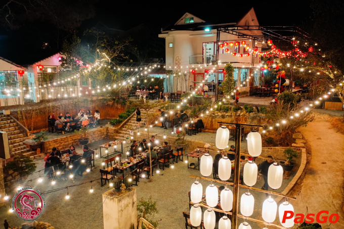 Nhà hàng Tuý Tửu Lầu Đà Lạt phong cách cổ trang truyền thống