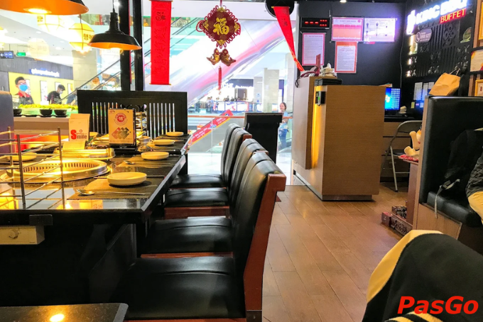 Bàn nướng hiện đại và không gian sạch sẽ tại King BBQ
