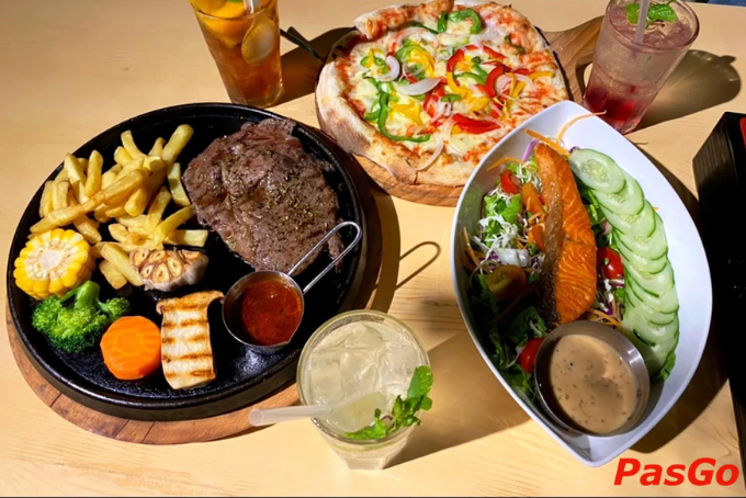 Steak và pizza handmade tại KAP Bistro – nhà hàng ở Pleiku phong cách châu Âu